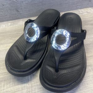 Crocs Sanrah Silver Beveled Circle Wedge Sandal Thong Flip Flops Womens 6